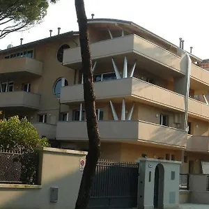 https://la-settima-apartments-milano-marittima.emilia-romagnahotels.net